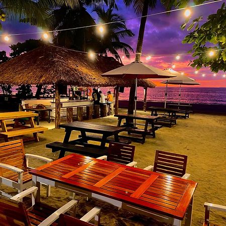 Aquarius On The Beach Наді Екстер'єр фото