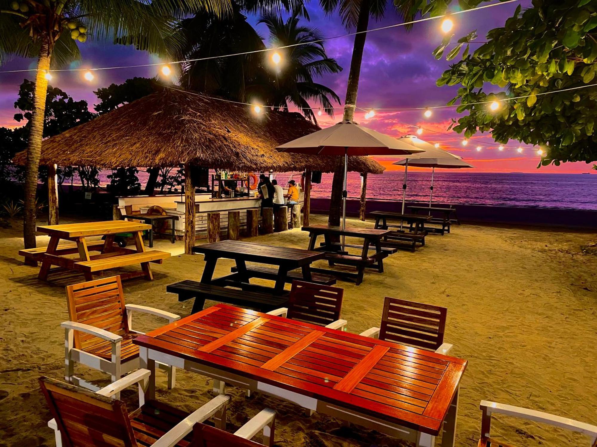 Aquarius On The Beach Наді Екстер'єр фото
